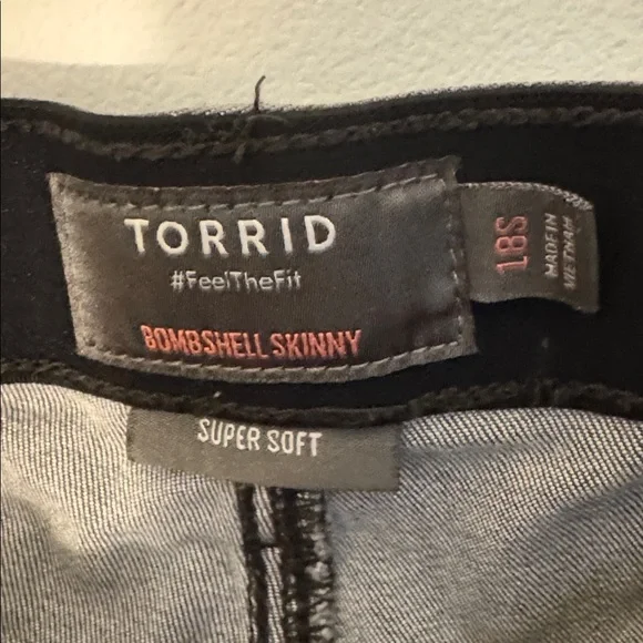 Torrid Charcoal Ankle Jeans - Picture 2 of 3